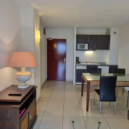 T2 Climatise Avec Terrasse, Proche A Argeles-sur-mer, Parking Et Piscine Inclus - Fr-1-388-202