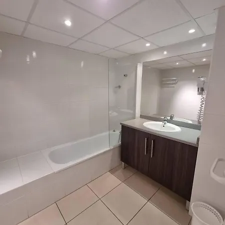 T2 Climatisé Avec Terrasse, Proche à Argelès-sur-mer, Parking Et Piscine Inclus - Fr-1-388-202 Apartamento