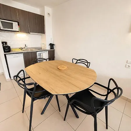 T2 Climatise Avec Terrasse, Proche A Argeles-sur-mer, Parking Et Piscine Inclus - Fr-1-388-202 Appartement *